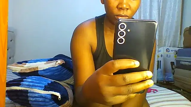 Petitiebooty online show from April 2026 04:25:02 AM