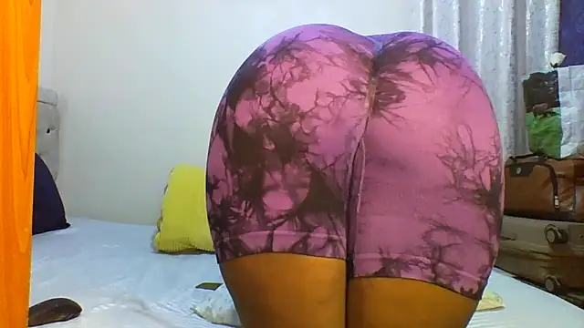 Petitiebooty online show from October 2025 07:20:02 AM