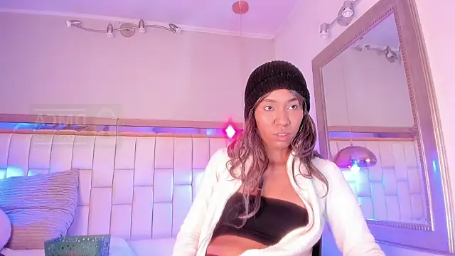 Mikeyla-Russo online show from September 2025 07:04:01 PM