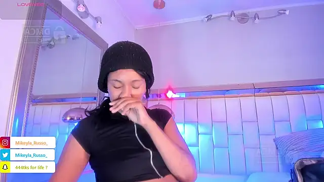 Mikeyla-Russo online show from September 2025 07:17:02 PM