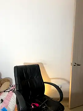 Snapshot of Alanna_atm_ chatting on November 2025 04:40:01 PM Alanna atm online show from November 2025 04:40:01 PM