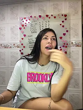Snapshot of Alanna_atm_ chatting on February 2025 09:18:02 PM Alanna atm online show from February 2025 09:18:02 PM