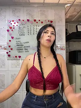 Snapshot of Alanna_atm_ chatting on February 2025 04:13:02 PM Alanna atm online show from February 2025 04:13:02 PM
