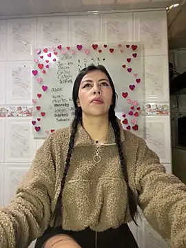Snapshot of Alanna_atm_ chatting on February 2025 01:06:01 PM Alanna atm online show from February 2025 01:06:01 PM