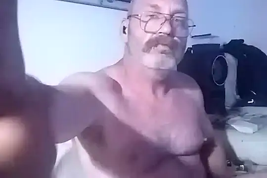 Snapshot of iambradz chatting on March 2025 03:02:02 PM iambradz online show from March 2025 03:02:02 PM