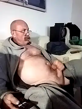 Snapshot of iambradz chatting on March 2025 12:17:02 PM iambradz online show from March 2025 12:17:02 PM