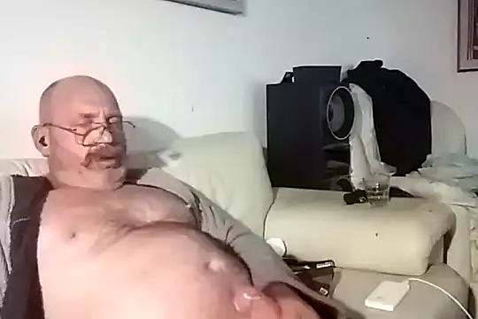 Snapshot of iambradz chatting on March 2025 08:22:01 AM iambradz online show from March 2025 08:22:01 AM