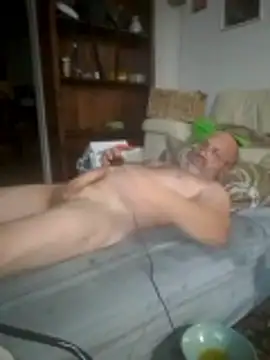 iambradz online show from April 2026 03:40:01 PM