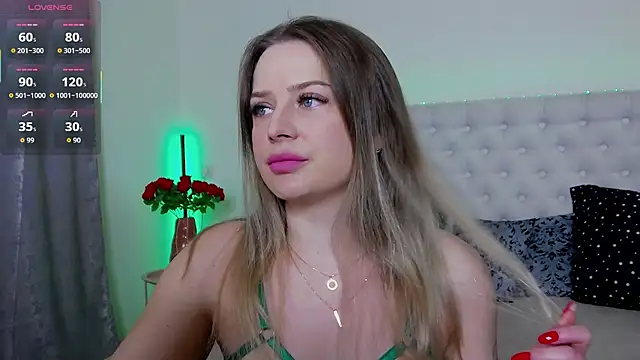 Snapshot of TamarraFox chatting on November 2025 04:28:02 AM TamarraFox online show from November 2025 04:28:02 AM