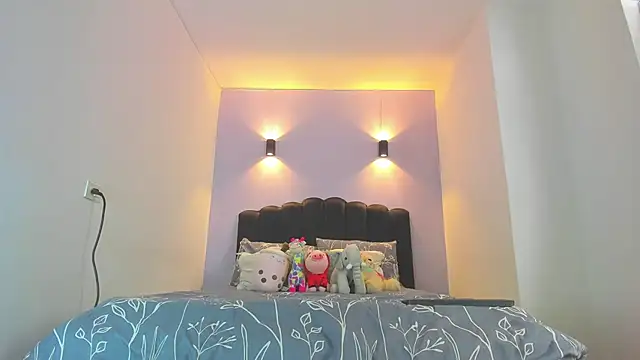 Snapshot of Sofia_Clauss_ chatting on October 2025 03:52:01 PM Sofia Clauss online show from October 2025 03:52:01 PM