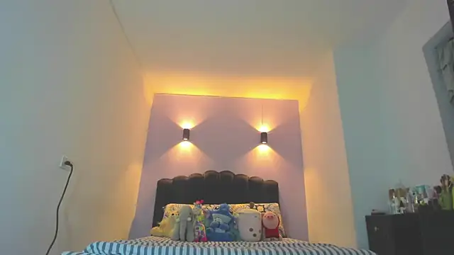 Sofia Clauss  online show from May 2026 04:28:01 AM