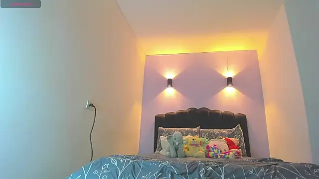 Snapshot of Sofia_Clauss_ chatting on October 2025 01:48:04 AM Sofia Clauss online show from October 2025 01:48:04 AM