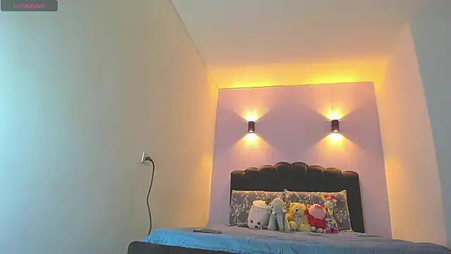 Sofia Clauss  online show from October 2025 05:09:02 AM
