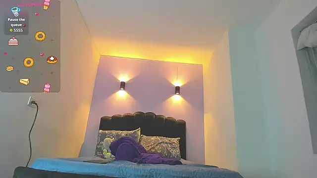 Sofia Clauss  online show from October 2025 04:13:02 AM