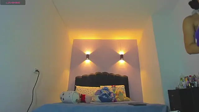 Sofia Clauss  online show from March 2026 03:53:02 AM