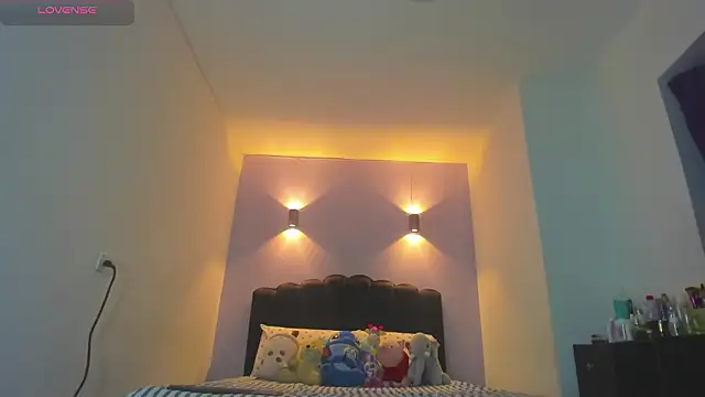 Sofia Clauss  online show from March 2026 04:27:01 AM