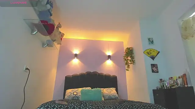 Snapshot of Sofia_Clauss_ chatting on June 2026 05:13:02 PM Sofia Clauss online show from June 2026 05:13:02 PM