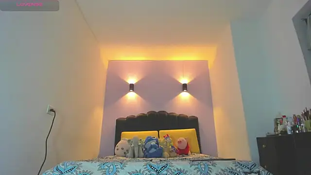 Sofia Clauss  online show from April 2026 06:07:02 AM