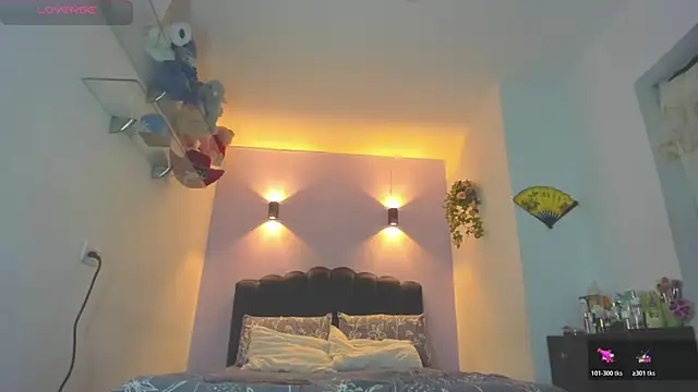 Sofia Clauss  online show from May 2026 04:44:01 AM