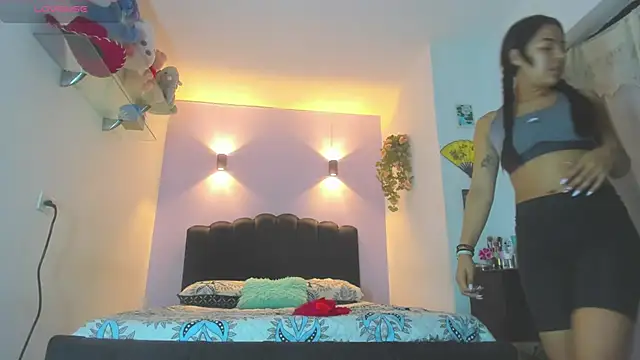 Snapshot of Sofia_Clauss_ chatting on June 2026 04:13:01 AM Sofia Clauss online show from June 2026 04:13:01 AM