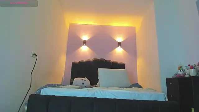 Sofia Clauss  online show from March 2026 04:36:01 AM