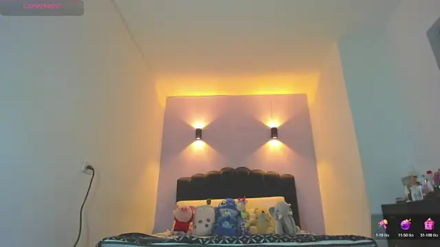 Sofia Clauss  online show from April 2026 05:15:01 AM