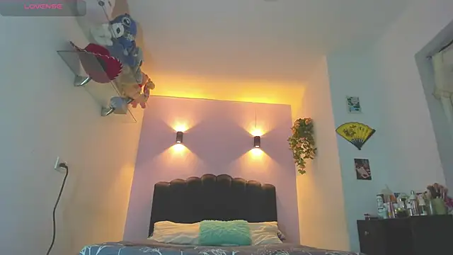 Sofia Clauss  online show from May 2026 04:30:01 AM