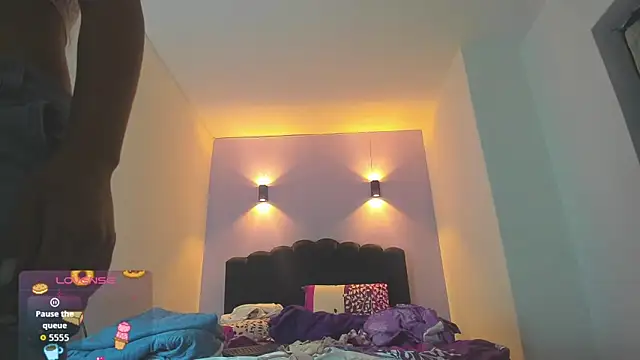 Sofia Clauss  online show from September 2025 04:27:01 AM