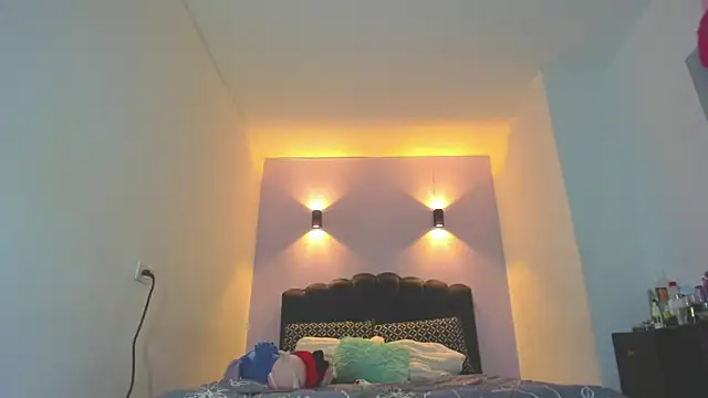 Sofia Clauss  online show from April 2026 05:14:02 AM