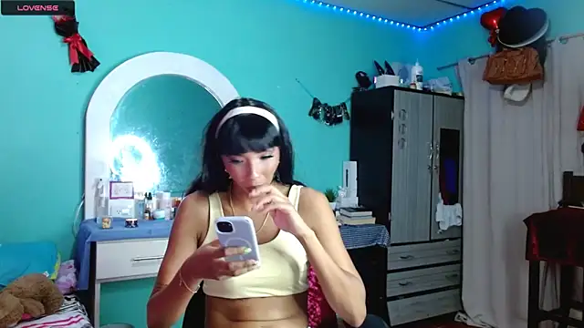 sensitive brunette online show from November 2025 01:31:01 AM