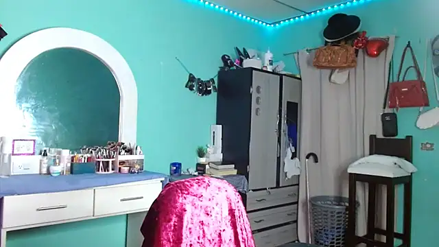 sensitive brunette online show from November 2025 12:05:02 AM