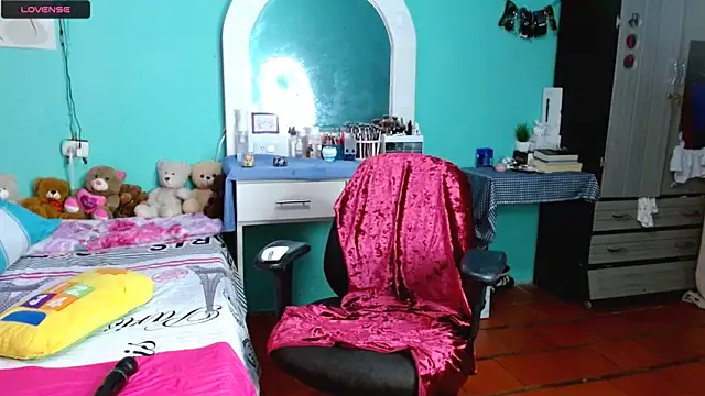 sensitive brunette online show from November 2025 01:37:02 PM