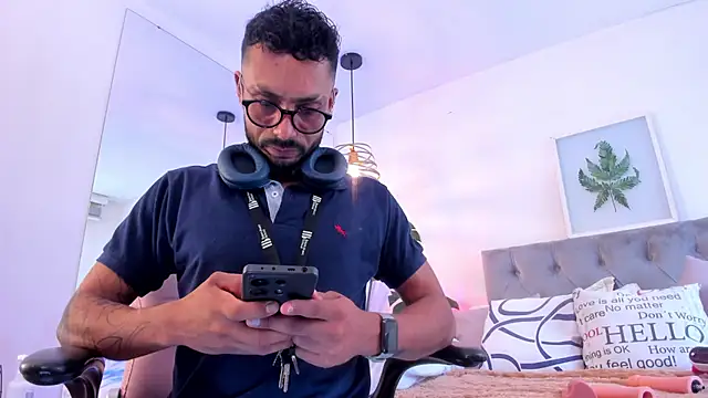 Tom cooper  online show from November 2025 12:31:02 PM