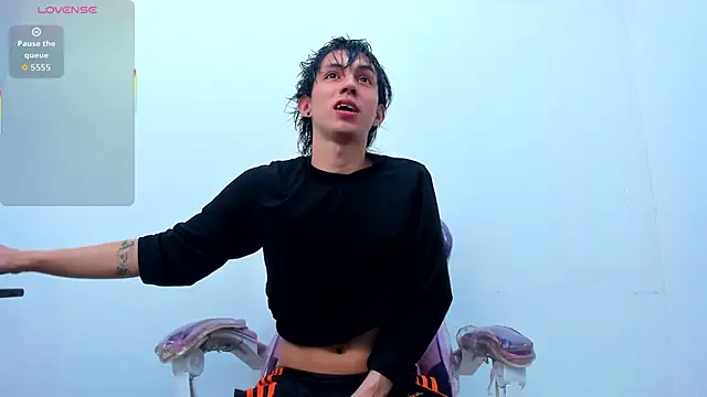 Snapshot of JeanRam18 chatting on October 2025 07:02:01 PM JeanRam18 online show from October 2025 07:02:01 PM