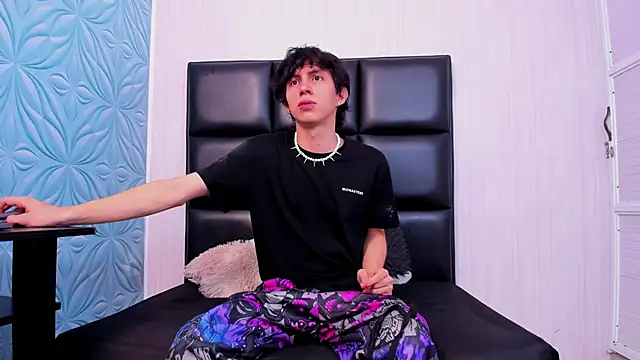 Snapshot of JeanRam18 chatting on February 2025 11:54:01 AM JeanRam18 online show from February 2025 11:54:01 AM