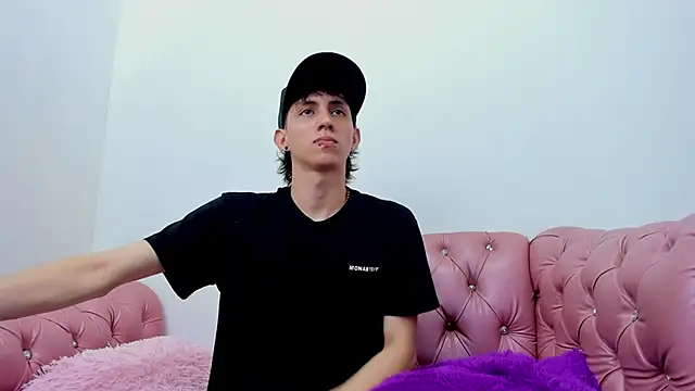 Snapshot of JeanRam18 chatting on March 2025 07:57:02 PM JeanRam18 online show from March 2025 07:57:02 PM