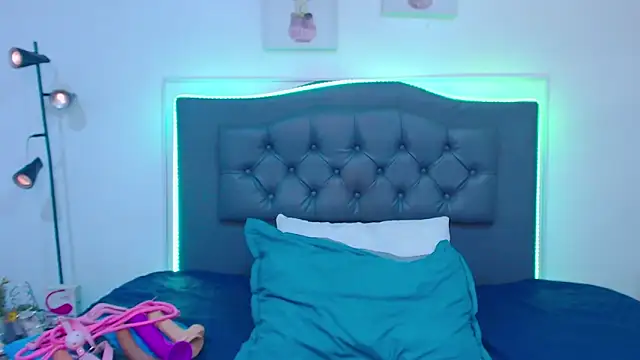 candy lux  online show from March 2026 07:07:01 PM