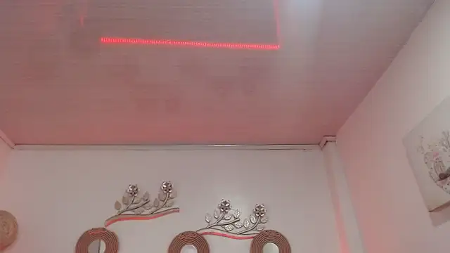 Snapshot of candy_lux_ chatting on November 2025 07:03:01 PM candy lux online show from November 2025 07:03:01 PM