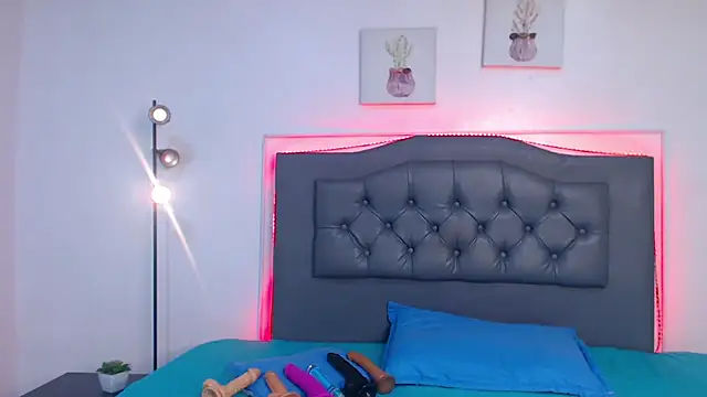 Snapshot of candy_lux_ chatting on November 2025 07:03:01 PM candy lux online show from November 2025 07:03:01 PM