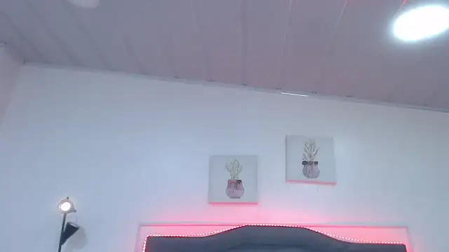 candy lux  online show from October 2025 07:05:02 PM