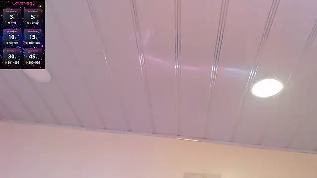 Snapshot of candy_lux_ chatting on May 2026 01:08:02 PM candy lux online show from May 2026 01:08:02 PM