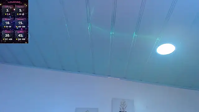 Snapshot of candy_lux_ chatting on April 2026 01:31:02 PM candy lux online show from April 2026 01:31:02 PM