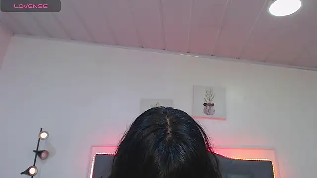 candy lux  online show from April 2026 01:51:01 PM