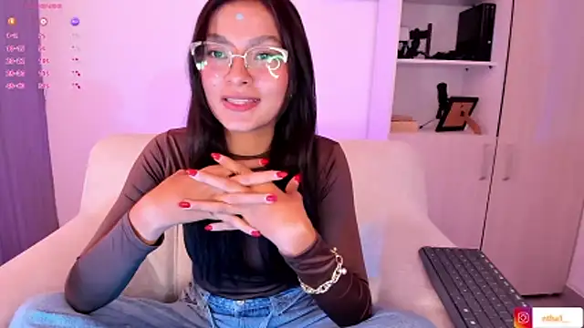 Snapshot of barbie_brunette3 chatting on October 2025 03:43:01 AM barbie brunette3 online show from October 2025 03:43:01 AM