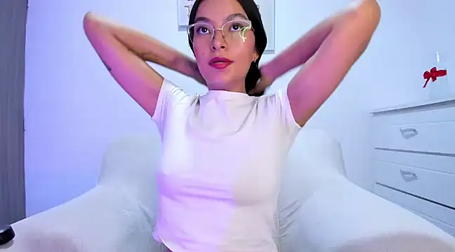 Snapshot of barbie_brunette3 chatting on March 2025 12:50:02 AM barbie brunette3 online show from March 2025 12:50:02 AM