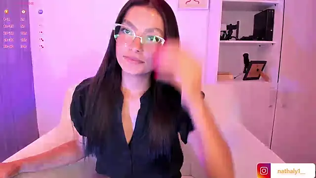 Snapshot of barbie_brunette3 chatting on October 2025 12:44:02 AM barbie brunette3 online show from October 2025 12:44:02 AM