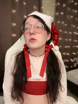 Snapshot of emigooflordXD chatting on December 2024 02:13:01 PM emigooflordXD online show from December 2024 02:13:01 PM