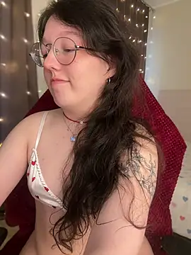 Snapshot of emigooflordXD chatting on February 2025 07:28:01 AM emigooflordXD online show from February 2025 07:28:01 AM