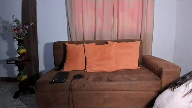 Lauren A online show from October 2025 08:50:02 PM