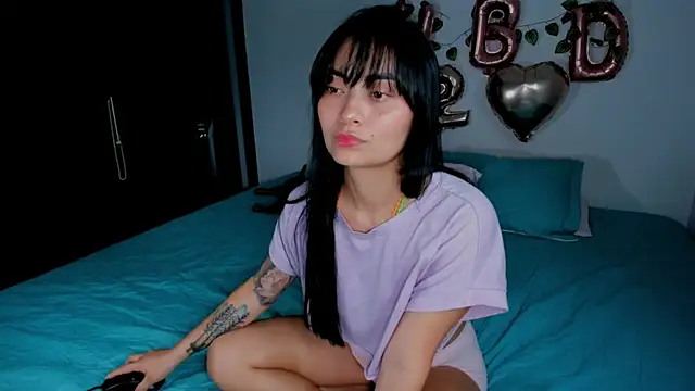 Lauren A online show from December 2025 10:01:02 PM